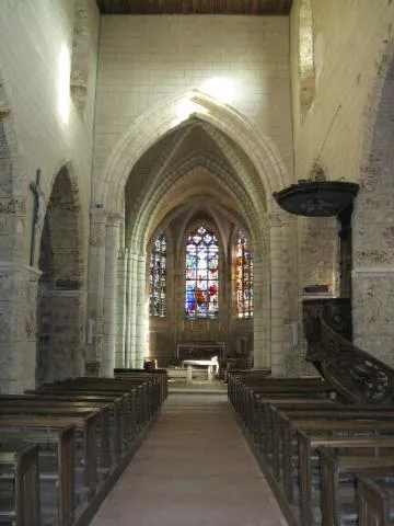 Image qui illustre: Visite guidée d'une église construite au XIIe siècle
