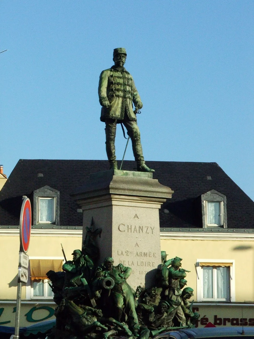 Image qui illustre: Monument du Général Chanzy