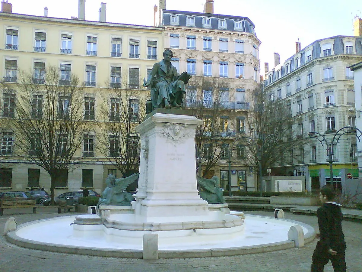 Image qui illustre: Monument à Ampère à Lyon - 0