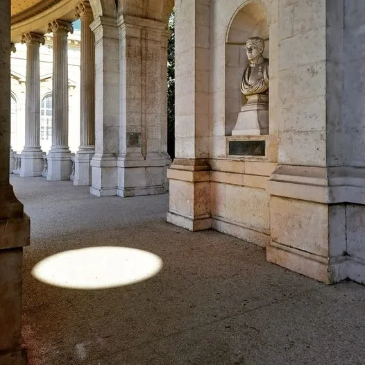 Image qui illustre: Les alignements du Palais Longchamp à Marseille - 0