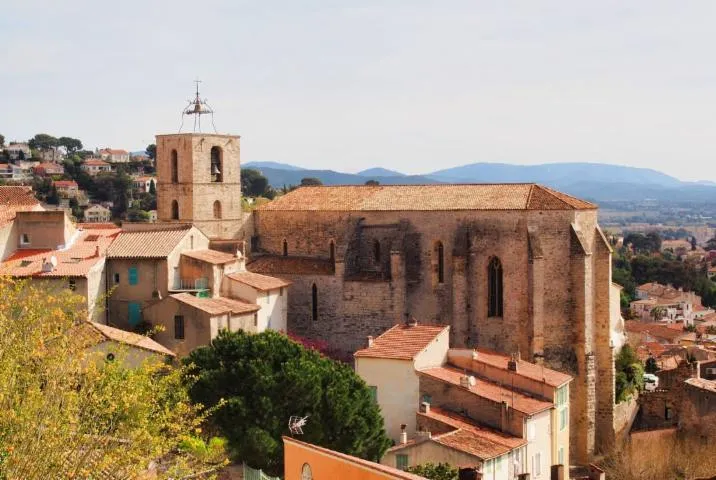 Image qui illustre: Collégiale Saint-Paul