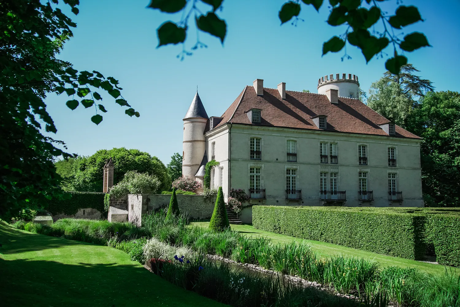 Image qui illustre: Parc Et Château De Pesselières à Jalognes - 2