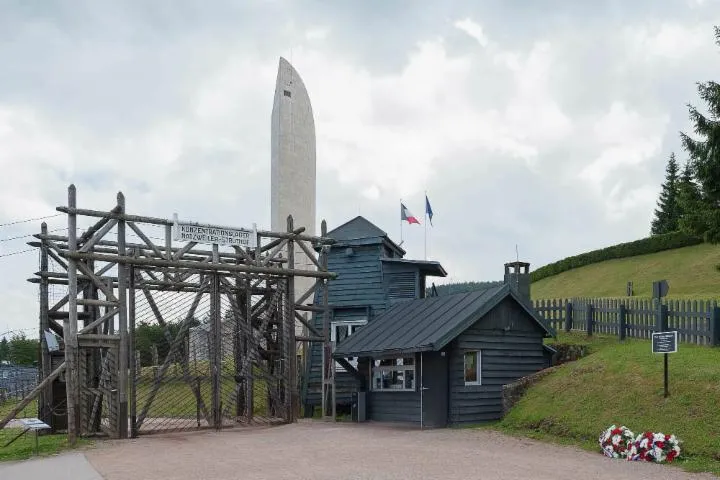 Image qui illustre: Découvrez le seul camp de concentration allemand situé sur en France