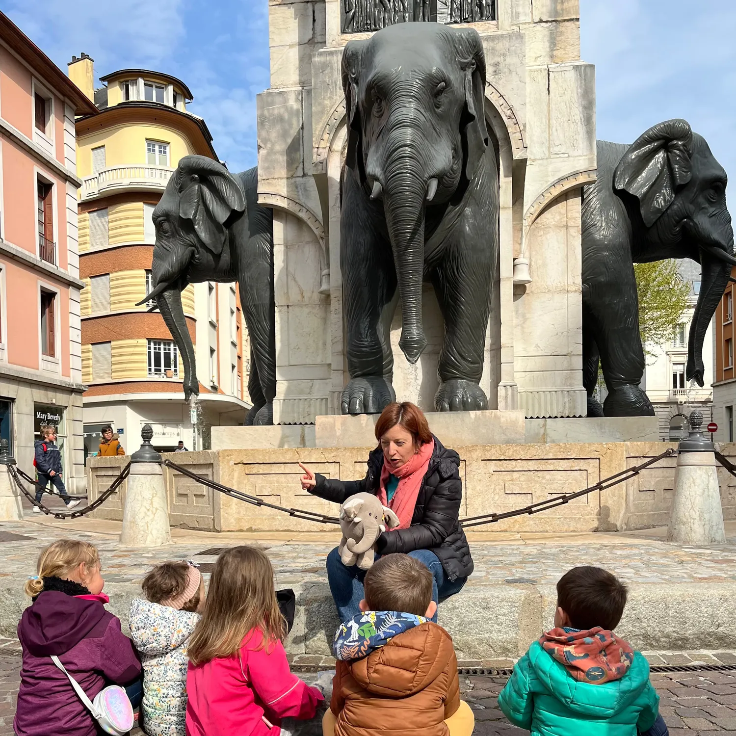 Image qui illustre: Trompette et la fontaine des éléphants à Chambéry - 0