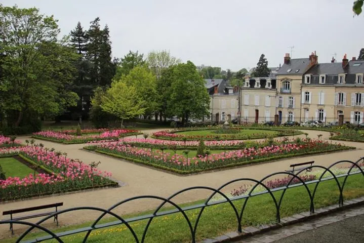 Image qui illustre: Jardin des plantes du Mans