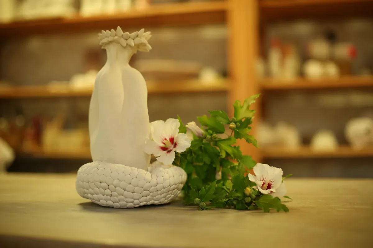 Image qui illustre: Modelez votre vase organique à Saint-Laurent-d'Onay - 1