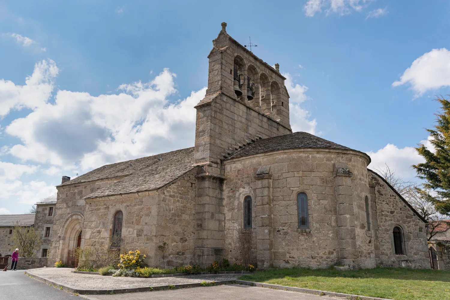 Image qui illustre: Eglise Saint-frézal - Chaulhac à Chaulhac - 1