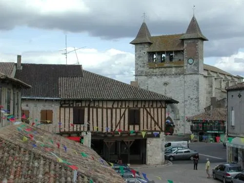 Image qui illustre: Villeréal, Le Circuit De La Bastide Royale