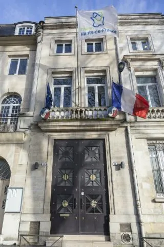 Image qui illustre: Visites guidées de l'Hôtel de Région Hauts-de-France (conseil régional) - Amiens