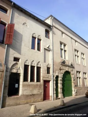 Image qui illustre: Ancien Hôpital Du Saint Esprit Et Ancien Hôtel De Pimodan