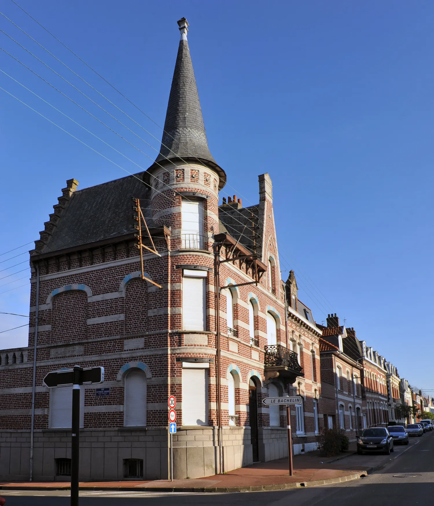 Image qui illustre: Visite guidée : Le quartier Bachelin-Suger à Saint-Omer - 0