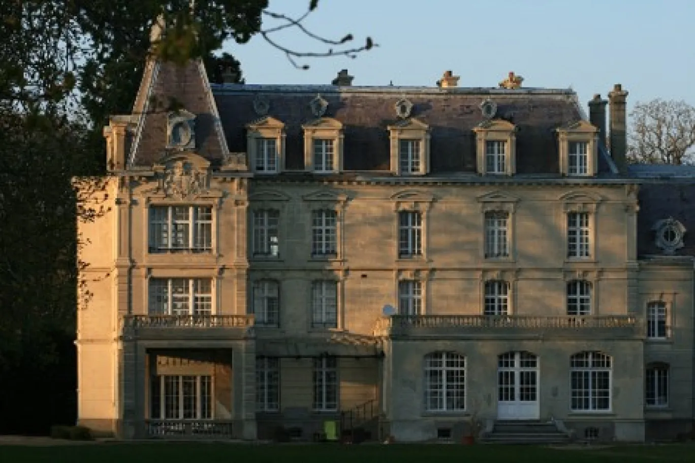 Image qui illustre: Château de la Borde à Sains-Morainvillers - 1