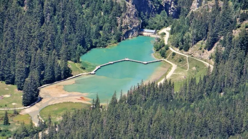 Image qui illustre: Lac de la Rosière