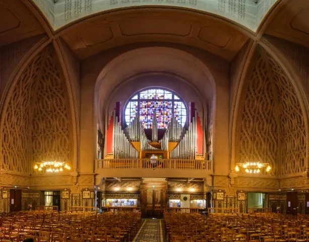 Image qui illustre: Visite de l'église Sainte-Jeanne d'Arc de Versailles et de son grand orgue