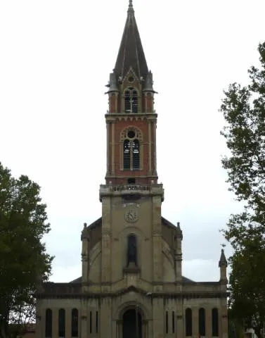 Image qui illustre: Eglise Saint-jean Saint-louis