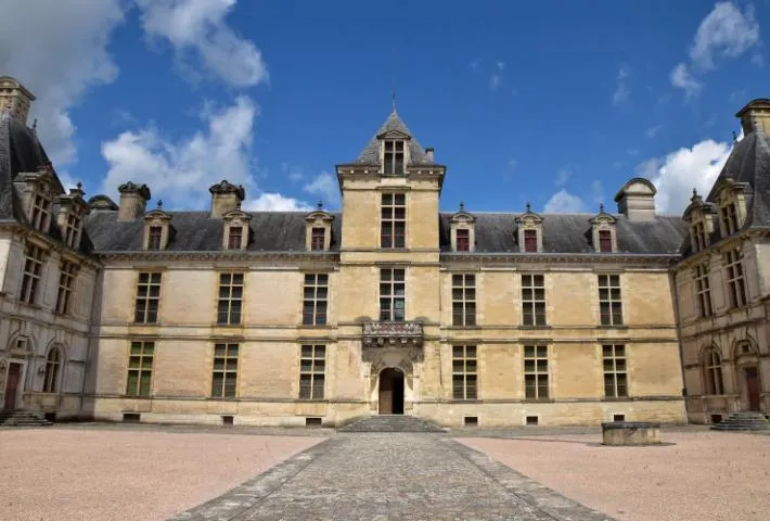 Image qui illustre: Château ducal de Cadillac : du palais d'apparat à la prison pour femmes
