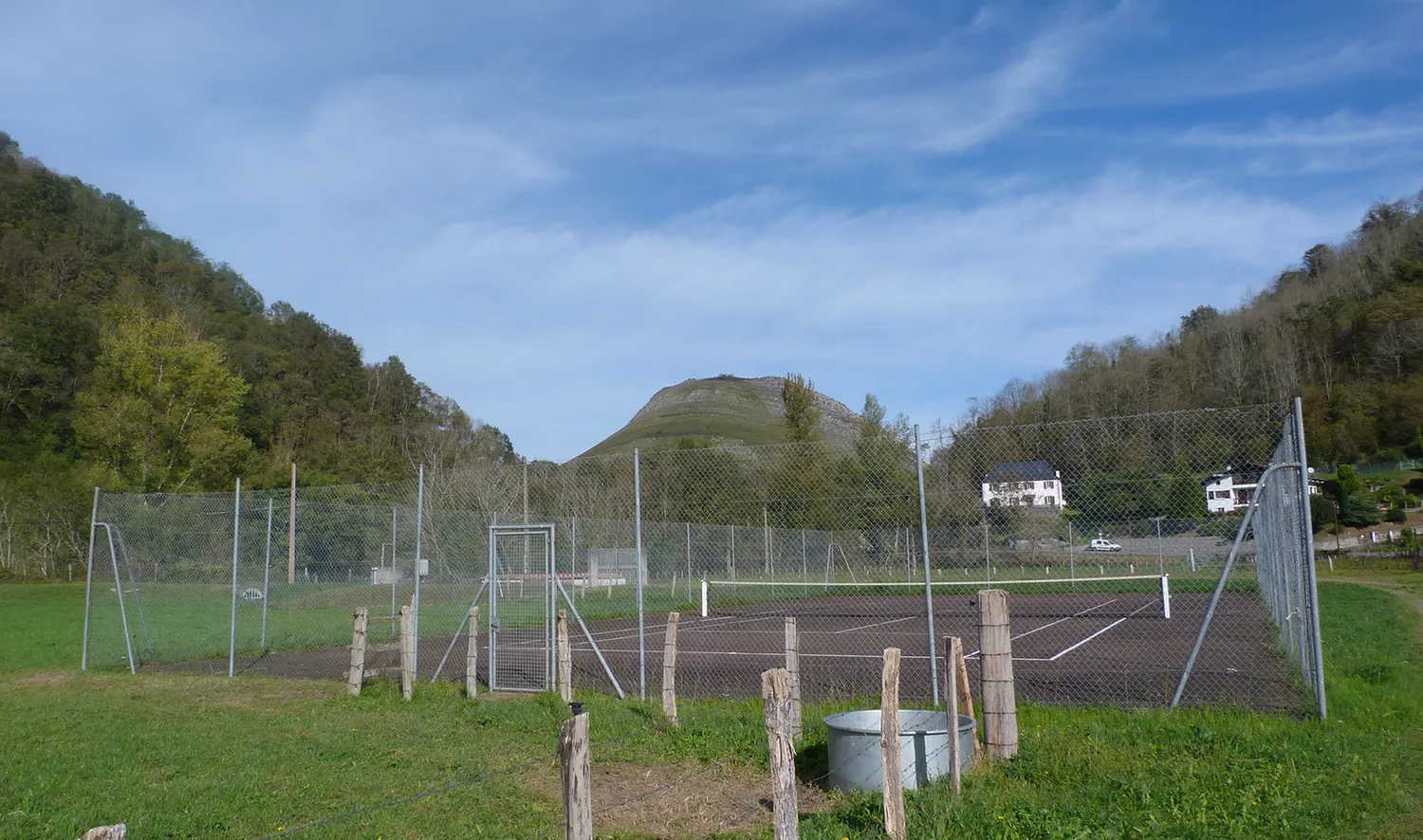 Image qui illustre: Tennis Municipal à Licq-Athérey - 2