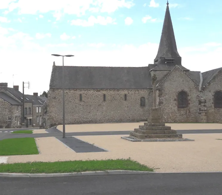 Image qui illustre: Eglise Saint-Martin de Cigné à Ambrières-les-Vallées - 0