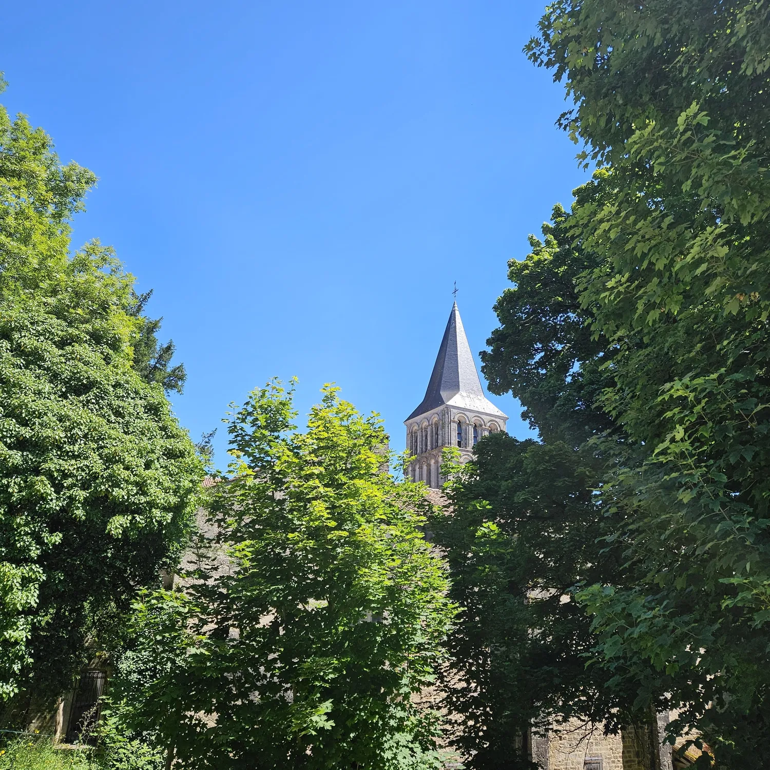 Image qui illustre: Visite du clocher de l'abbaye accompagné d'un guide à Saint-Amant-de-Boixe - 0