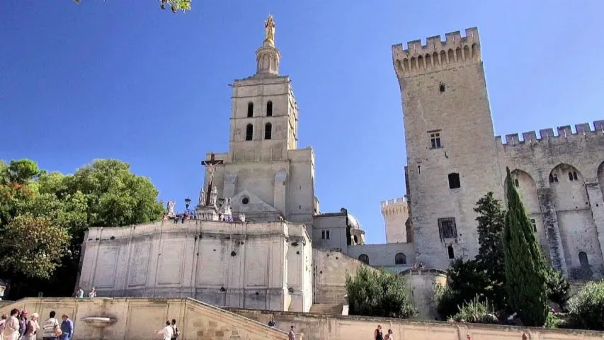 Image qui illustre: Basilique métropolitaine Notre Dame des Doms