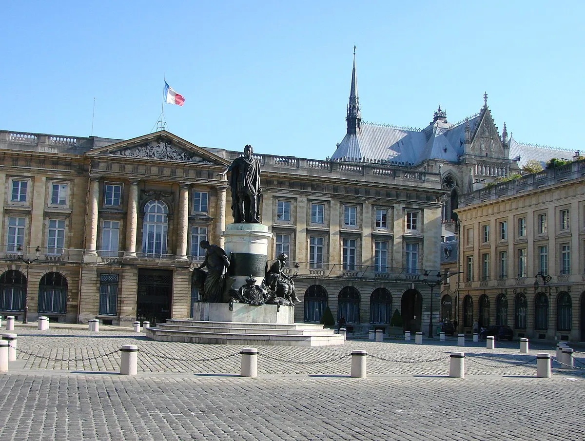 Image qui illustre: Place Royale