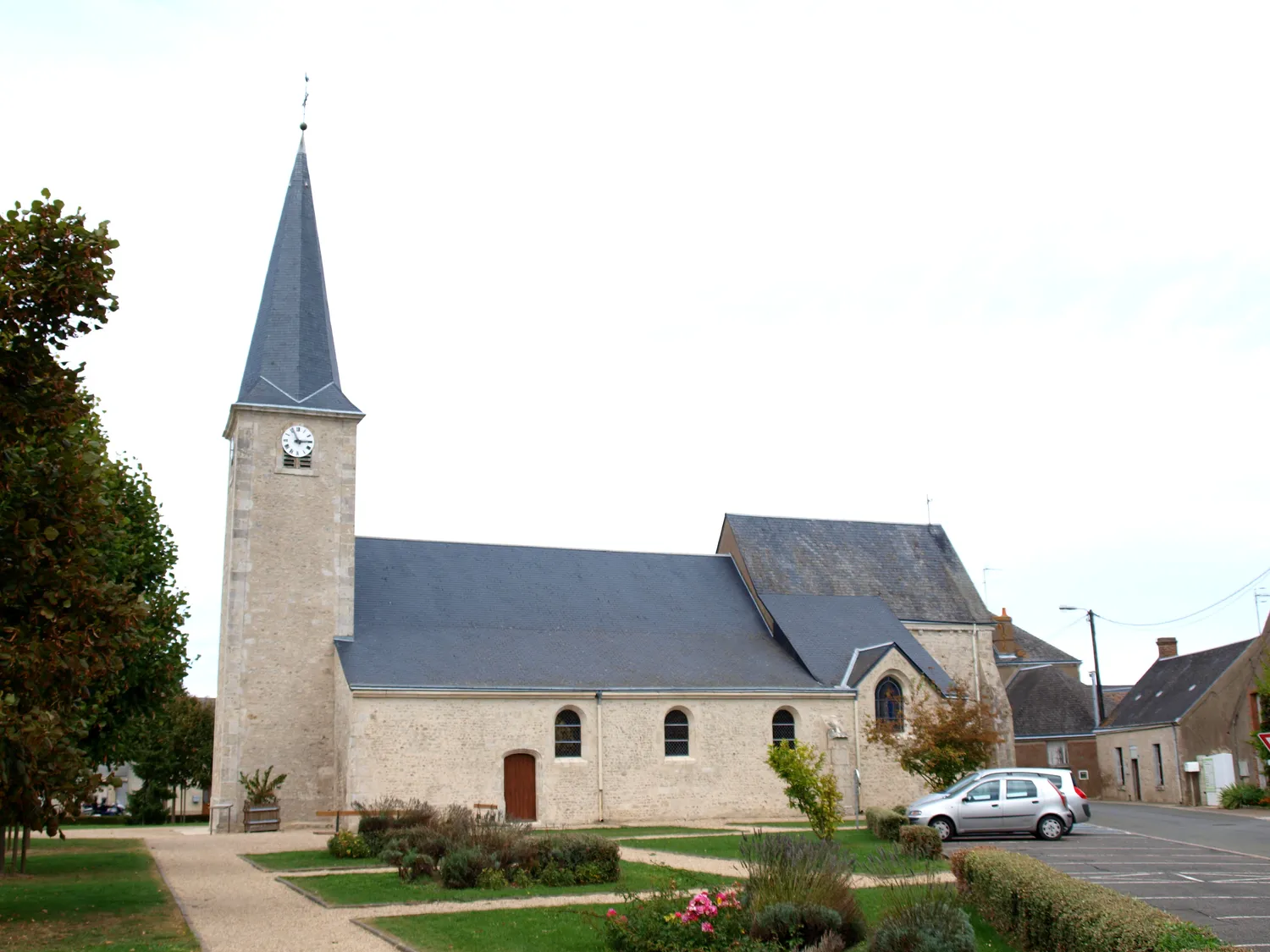 Image qui illustre: Eglise Saint-martin De Charsonville à Charsonville - 1