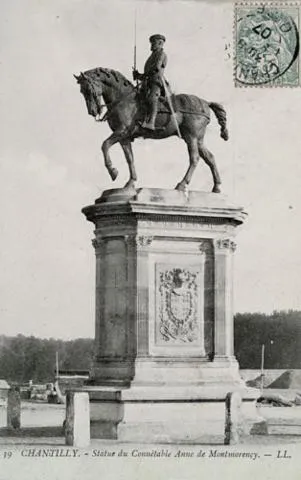 Image qui illustre: Statue Équestre d'Anne de Montmorency