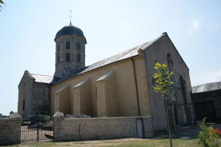 Image qui illustre: Église Saint-jean-L'evangéliste