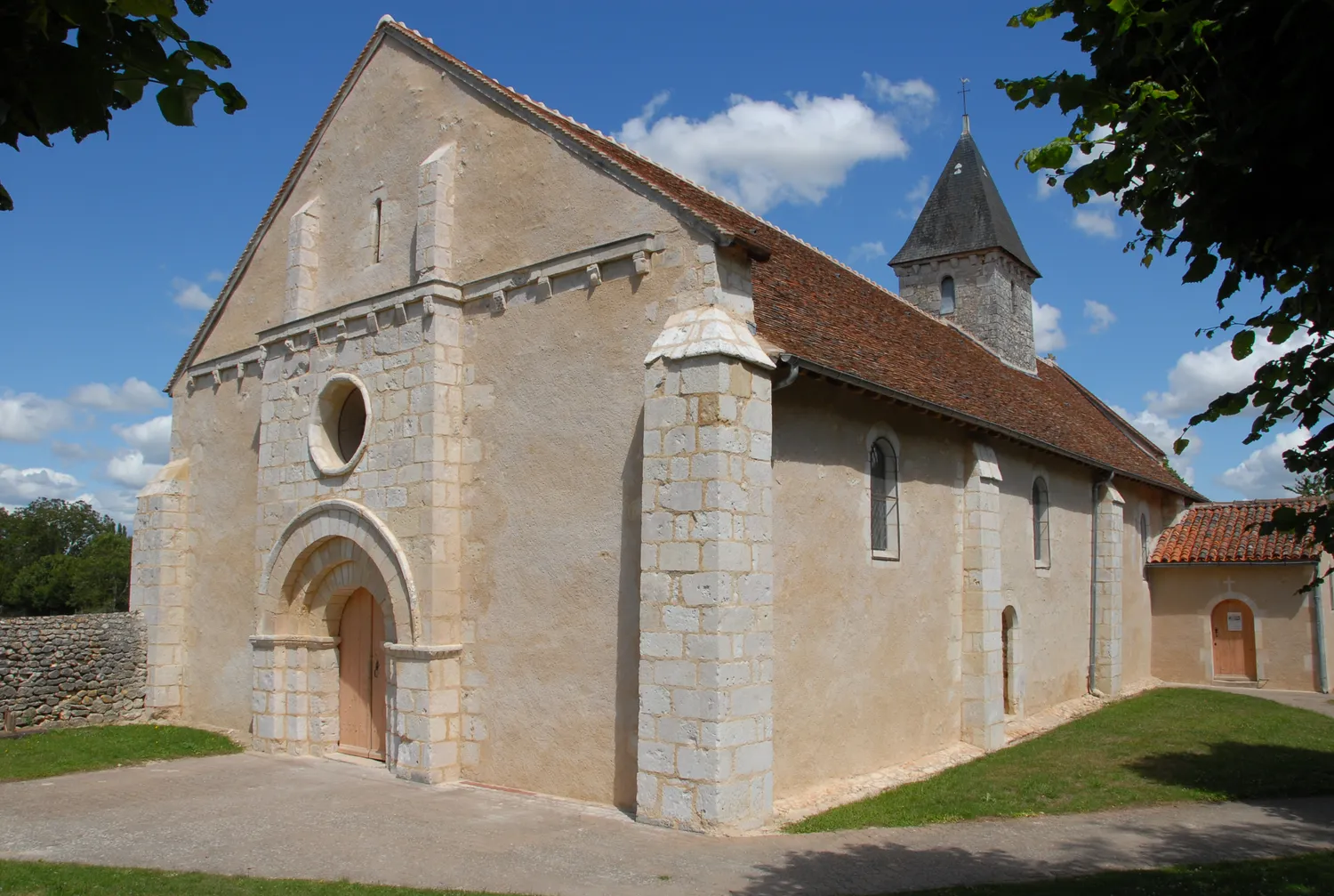 Image qui illustre: L’église Saint-Germain d’Auxerre à Saint-Germain - 0