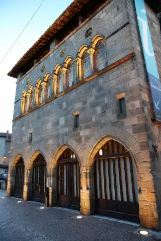 Image qui illustre: Hôtel de la Monnaie (office de tourisme)