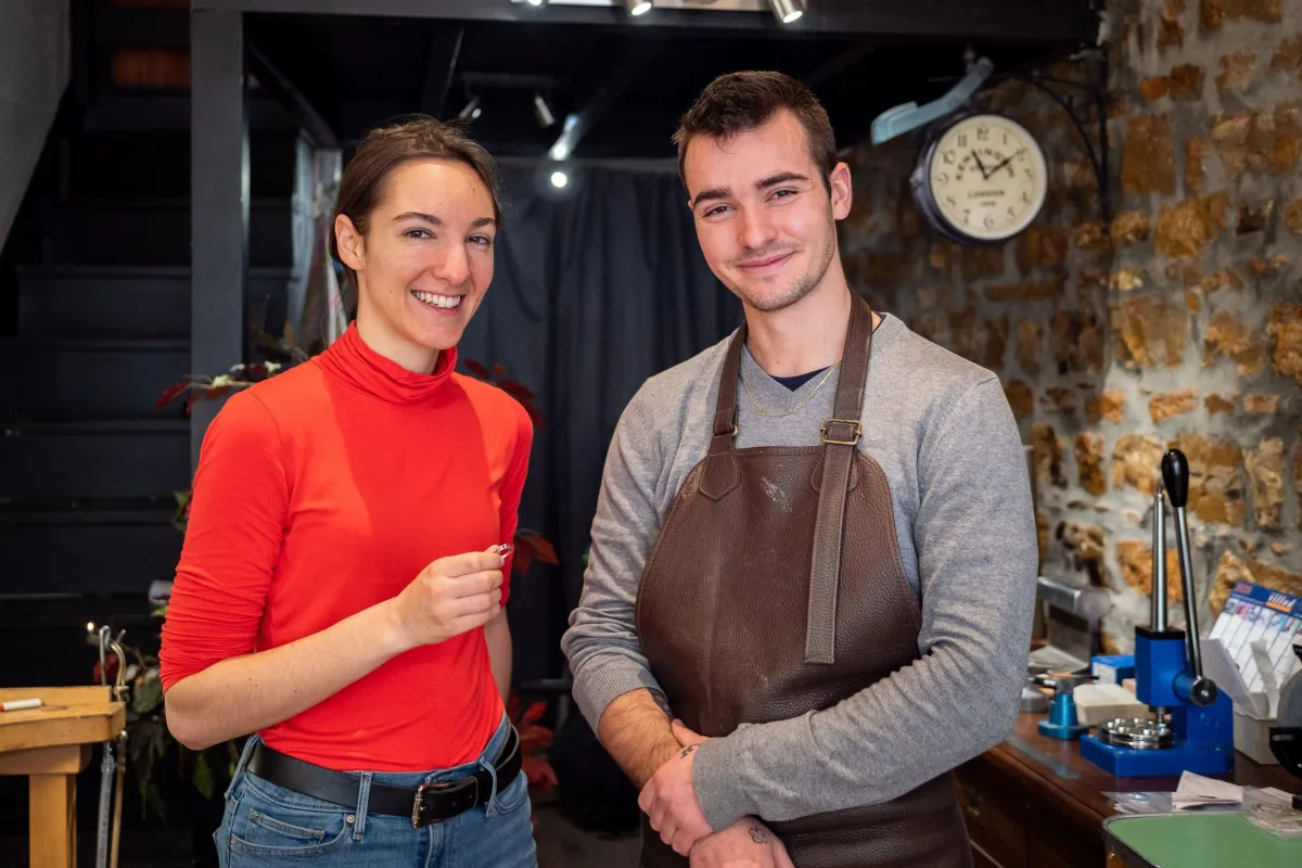 Image qui illustre: Fabriquez vos créoles en argent à Lyon - 2