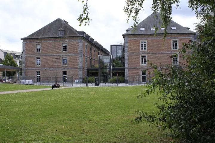 Image qui illustre: Visite guidée de la Bibliothèque universitaire, ancienne Caserne Ronzier