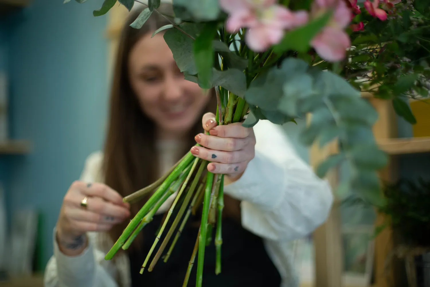 Image qui illustre: Réalisez votre bouquet de fleurs fraîches de saison à Annecy - 1