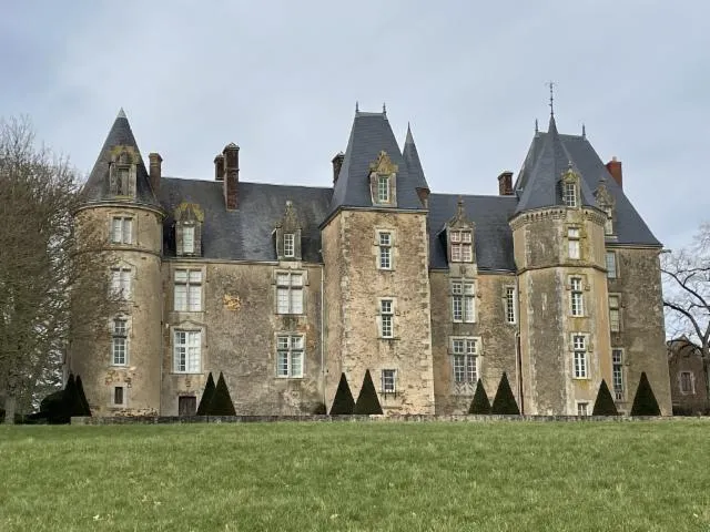 Image qui illustre: Visite du château et du parc de la Renaudière