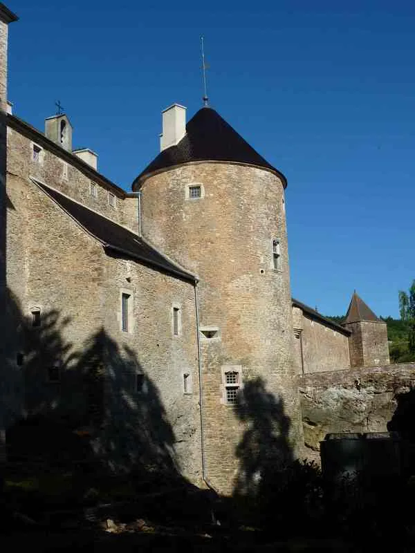 Image qui illustre: Visite des extérieurs du château de Ruffey à Sennecey-le-Grand - 0