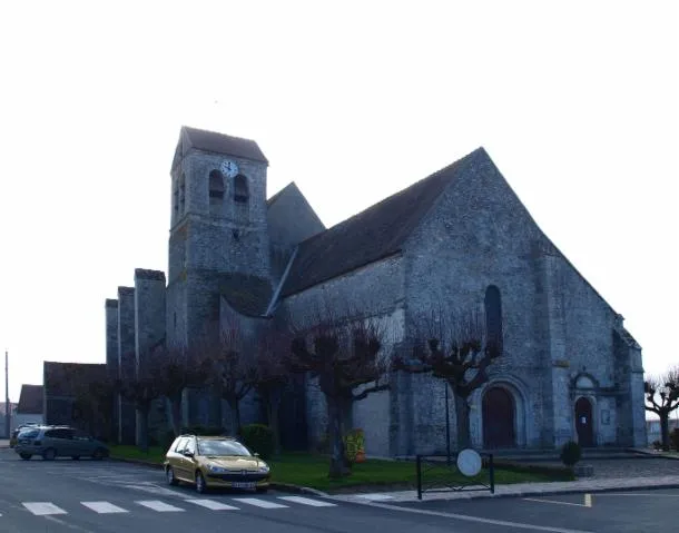 Image qui illustre: Authon-la-plaine - Eglise Saint-aubin
