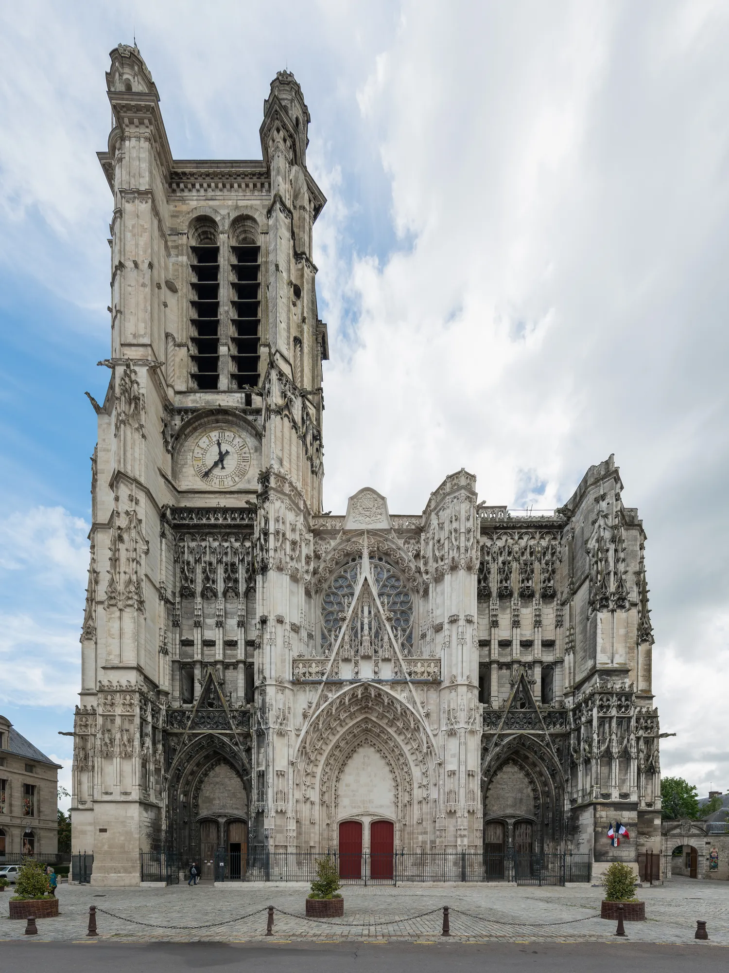 Image qui illustre: Cathédrale Saint-pierre Saint-paul à Troyes - 1