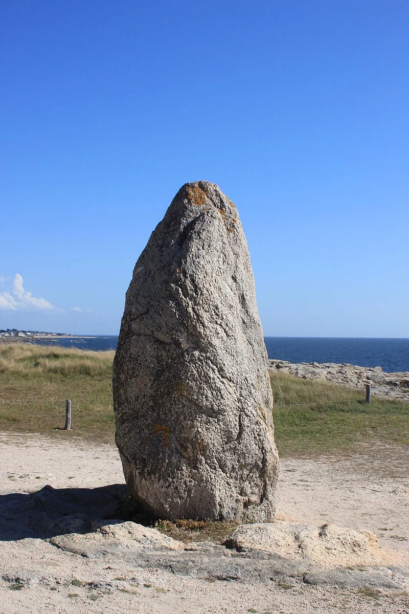 Image qui illustre: Menhir de la Pierre Longue