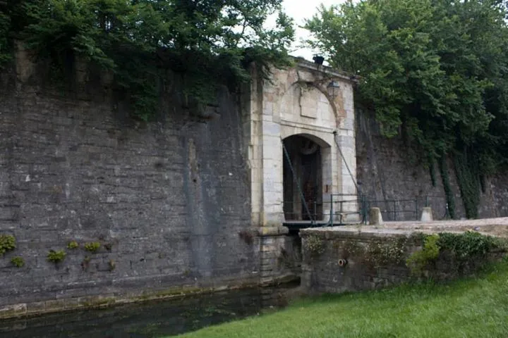 Image qui illustre: Remparts du Petit Bayonne