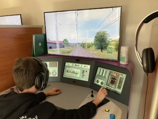 Image qui illustre: Découverte de la conduite d’un train TER sur un simulateur SNCF