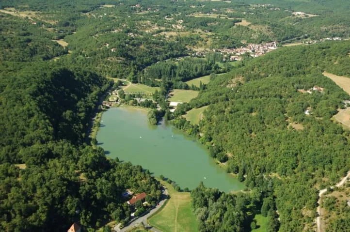 Image qui illustre: Les Hauts du Lac Vert