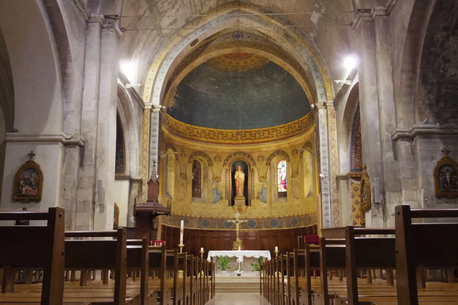 Image qui illustre: Eglise Sainte-madeleine à Cabannes - 1