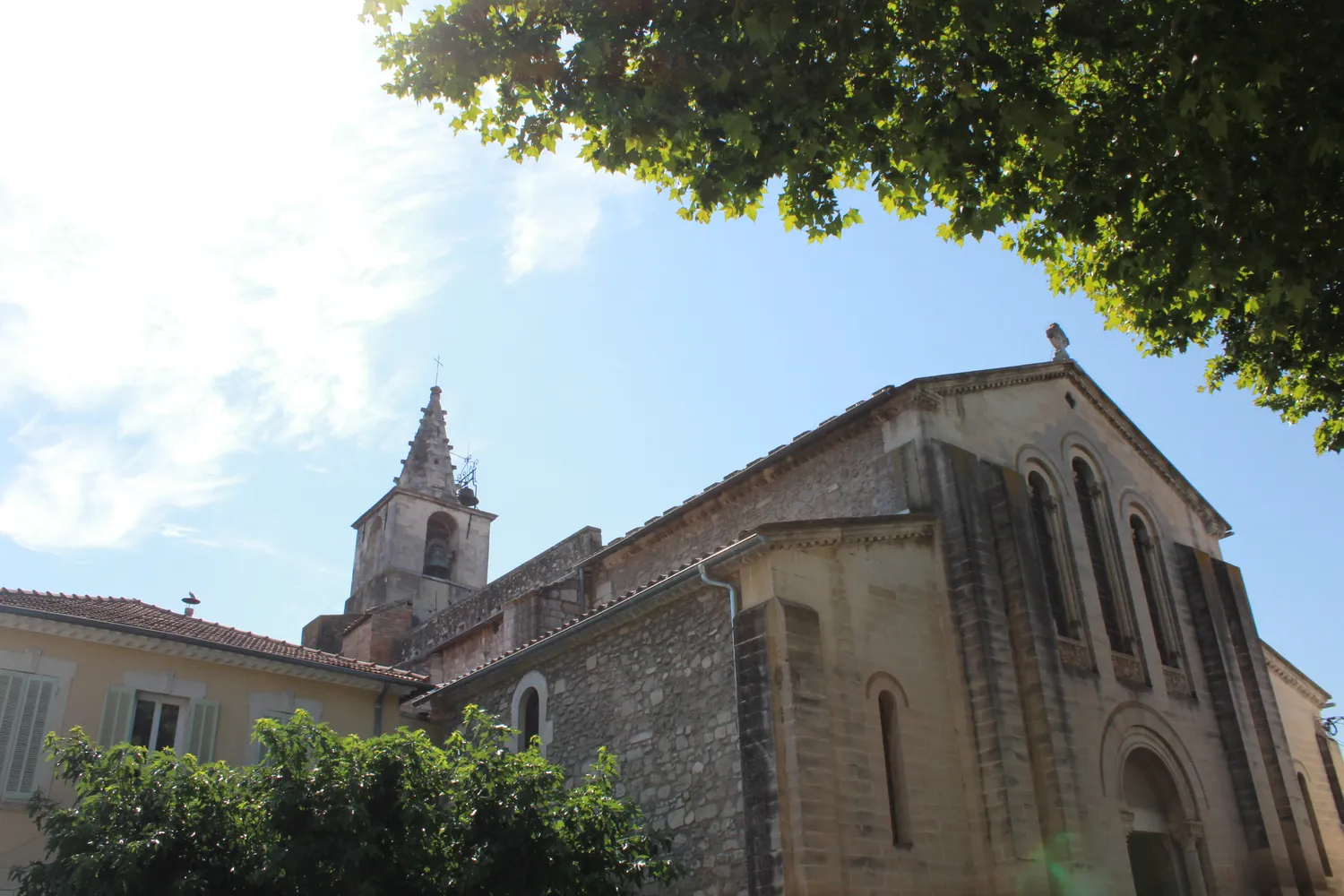 Image qui illustre: Eglise Sainte-madeleine à Cabannes - 2
