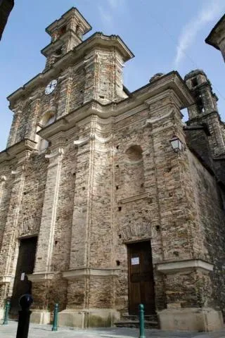 Image qui illustre: Église paroissiale Saint-Michel