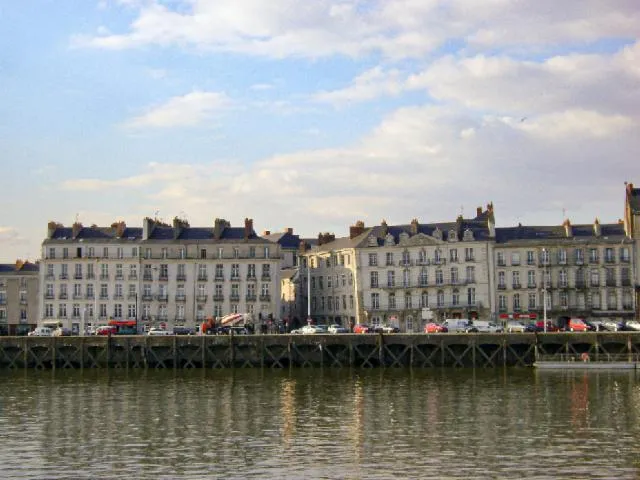 Image qui illustre: Des immeubles penchés à Nantes !