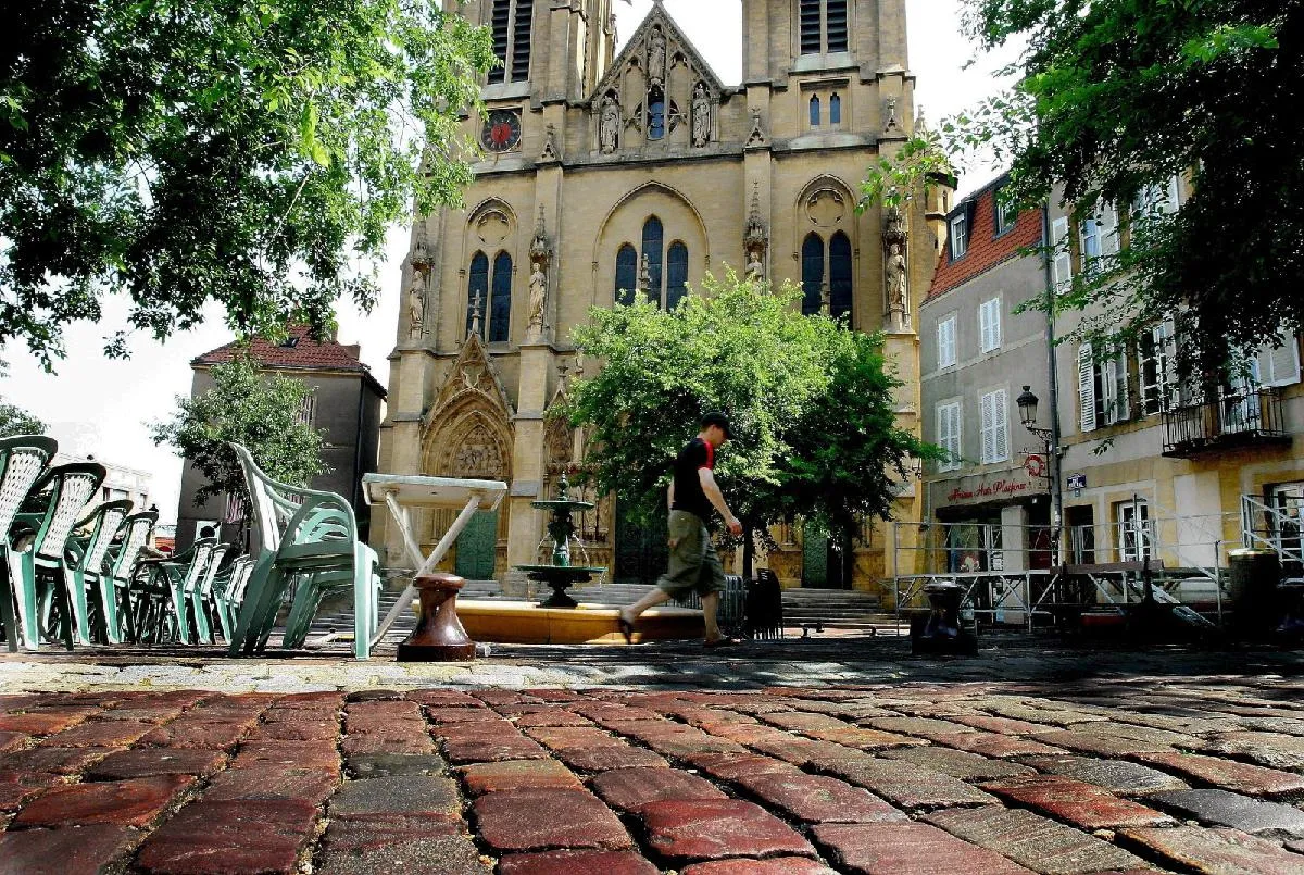 Image qui illustre: Place Jeanne d'Arc