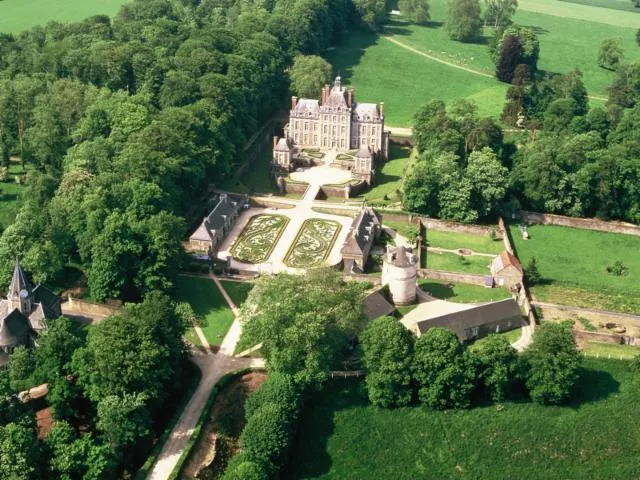 Image qui illustre: Château De Balleroy