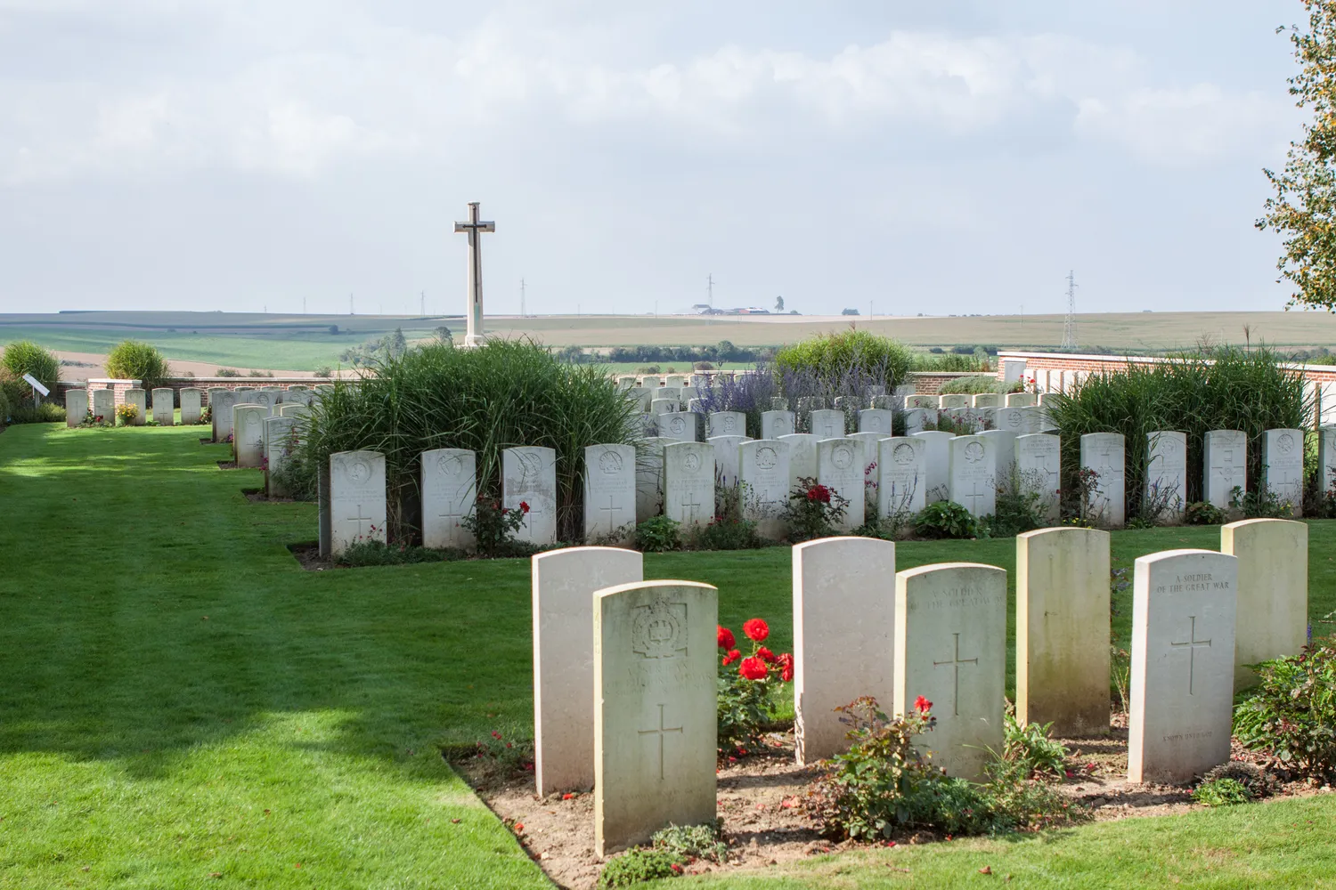 Image qui illustre: Le Cateau Military Cemetery à Le Cateau-Cambrésis - 0