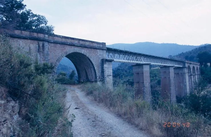 Image qui illustre: Pont de chemin de fer de Vergaghio