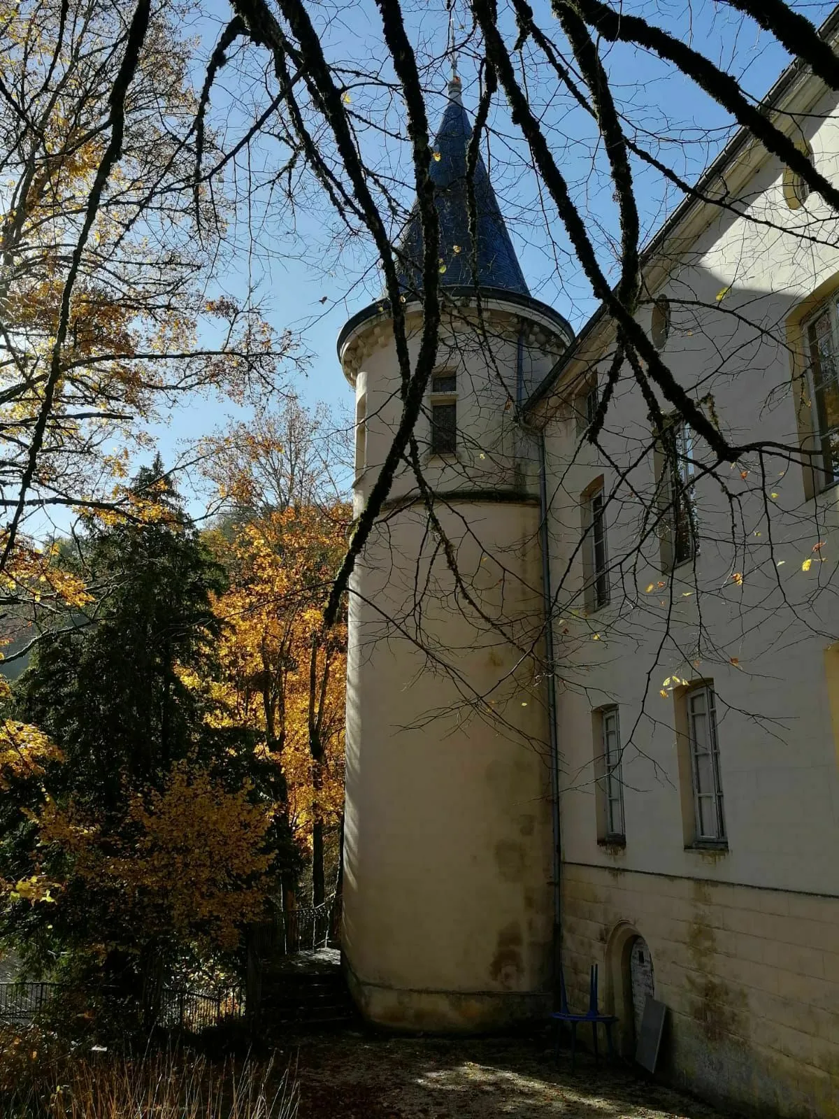 Image qui illustre: Visite guidée du château de Volognat (Ain) à Nurieux-Volognat - 0